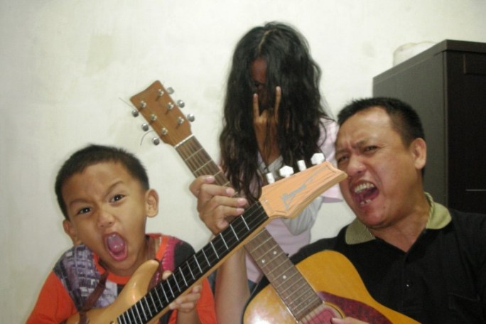 Satria Bergitar