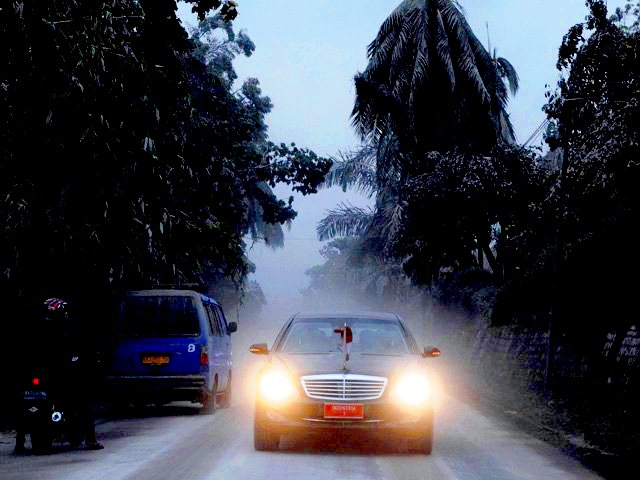 selamat datang pak SBY Iroel Kalasan Sleman Mobil RI-1 di Yogya (foto : Iroel Kalasan Sleman)