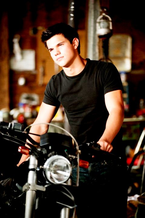 FILM THE TWILIGHT SAGA: BREAKING DAWN (BREA)