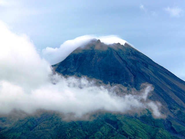Merapi bukan Bromo
