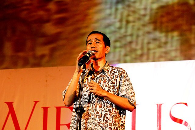 Joko Wi 2 belum pakai kotak-kotak Joko Wi 2 belum pakai kotak-kotak