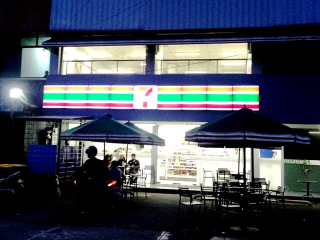 Restaurant 7-eleven 24 jam