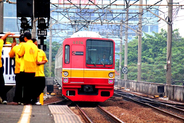 Kereta api yang gagah dan manis