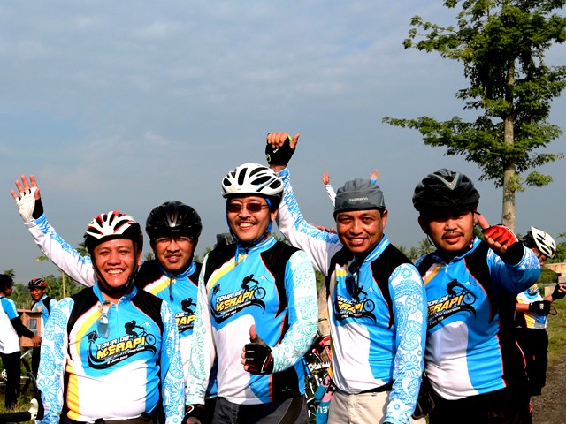 Gowes Merapi (tidak takut keserempet bis)