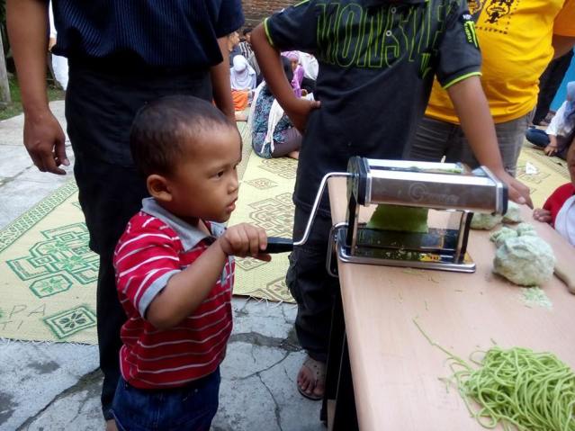 Peserta pelatihan Mie Sehati yunior