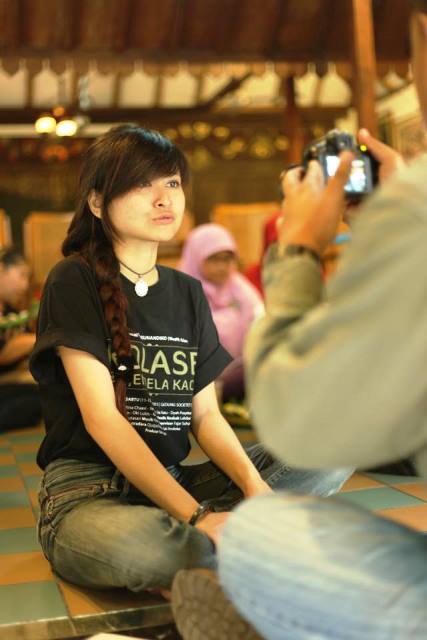 Artis penyanyi pendatang baru teater We eN