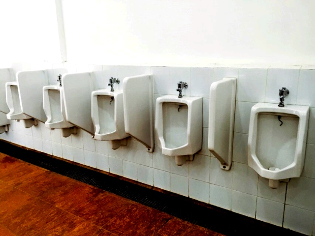 Toilet Rest area Cipali sebagian tidak berfungsi