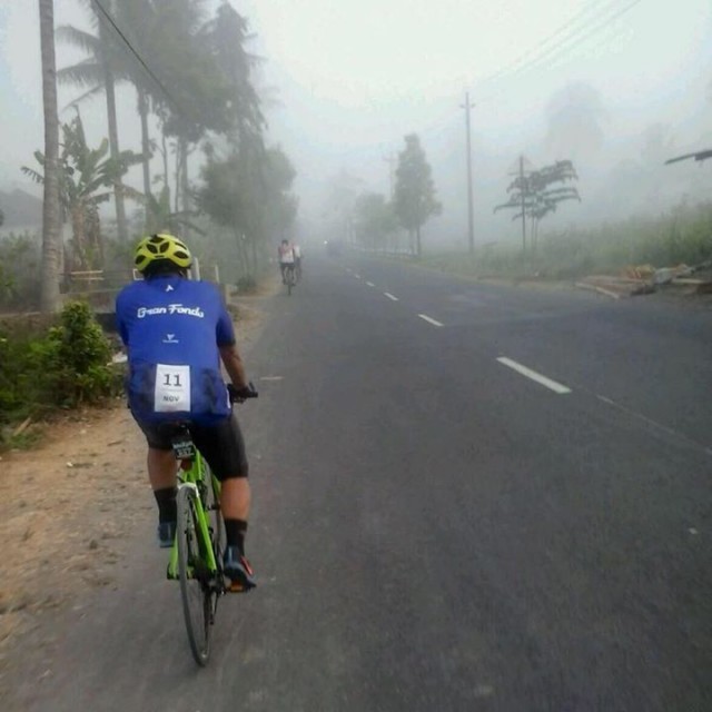 Gowes dalam kabut