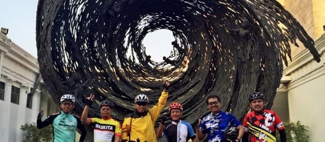 Patung Ombak di Museum