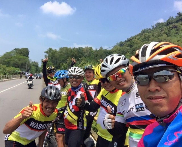 Narsis di pinggir Gajah Mungkur