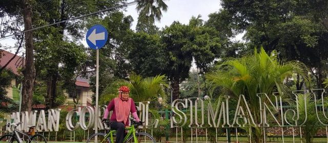 Bersepeda harus berhelm