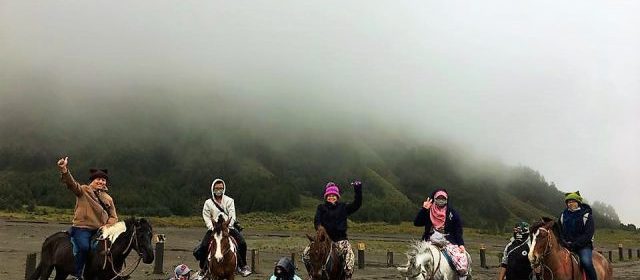 keluarga-cungkuk-di-bromo