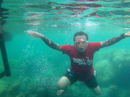 lepas pelampung dan nikmati laut lepas