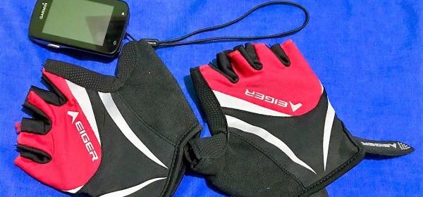 Sarung tangan baru yang gagal kupakai