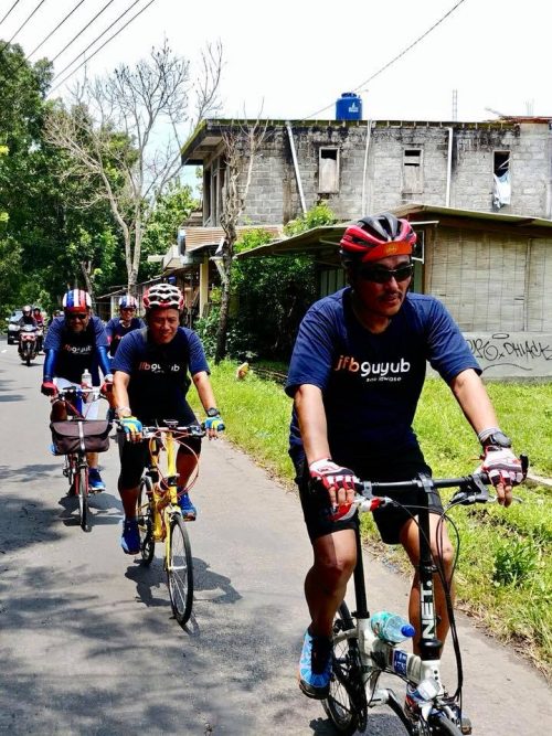 memakai HELM Ngawal Dirut WTR