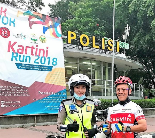 poster Kartini Run (abaikan foto polwan)
