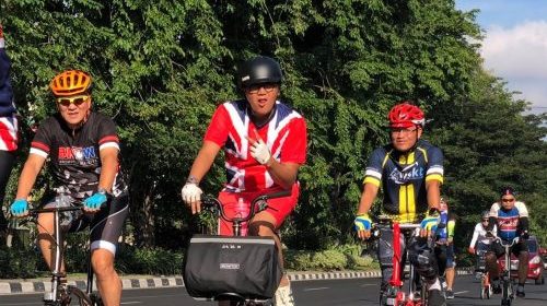 Yang Tua mengawal Yang Muda