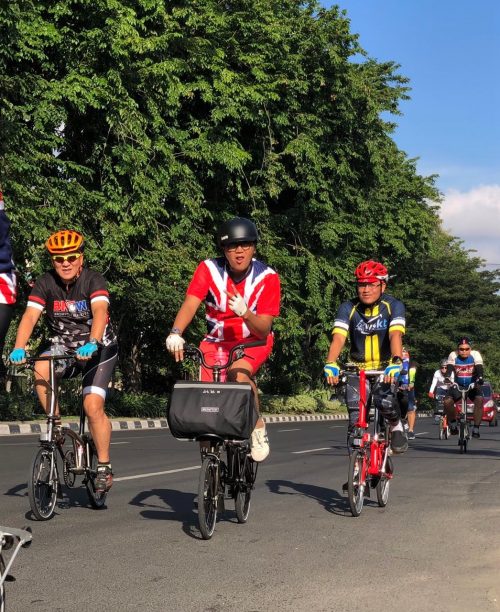 Yang Tua mengawal Yang Muda