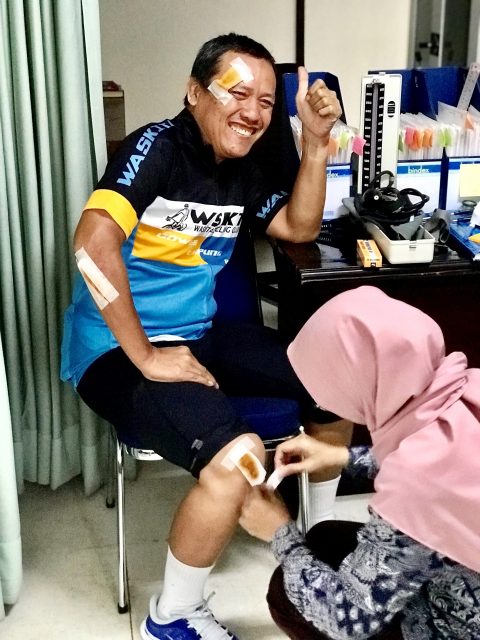 pertolongan tenaga paramedis