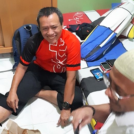 ditengok teman di markas