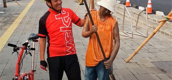 Tukang sapu Kota Tua